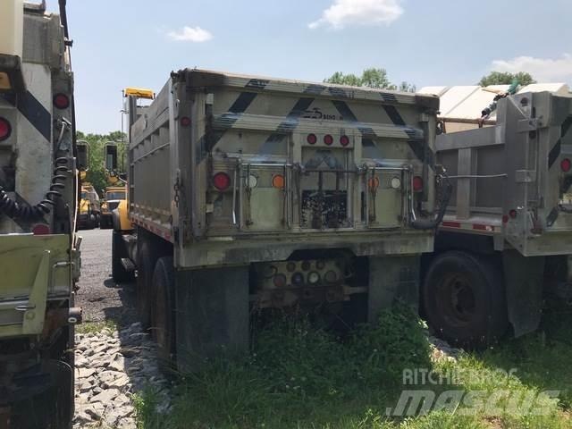 Mack CV713 Hóeltakarítók