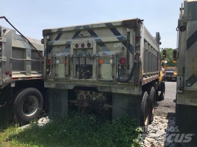 Mack CV713 Hóeltakarítók