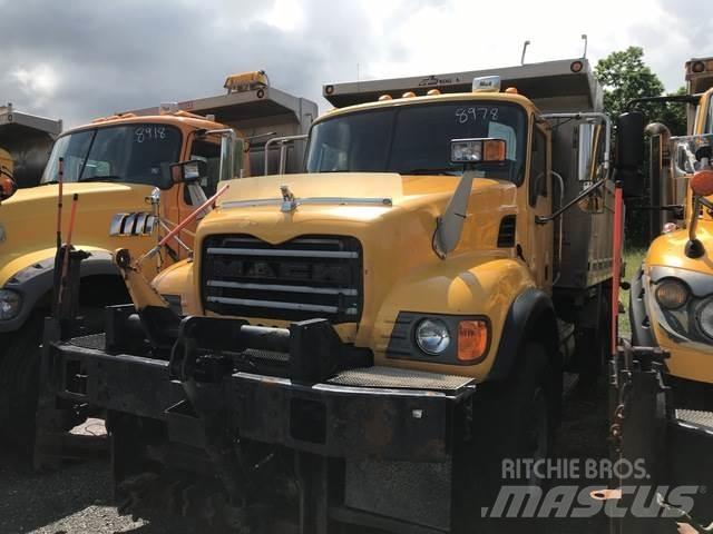 Mack CV713 Hóeltakarítók