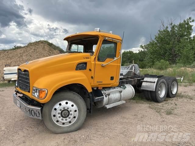 Mack CV713 Nyergesvontatók