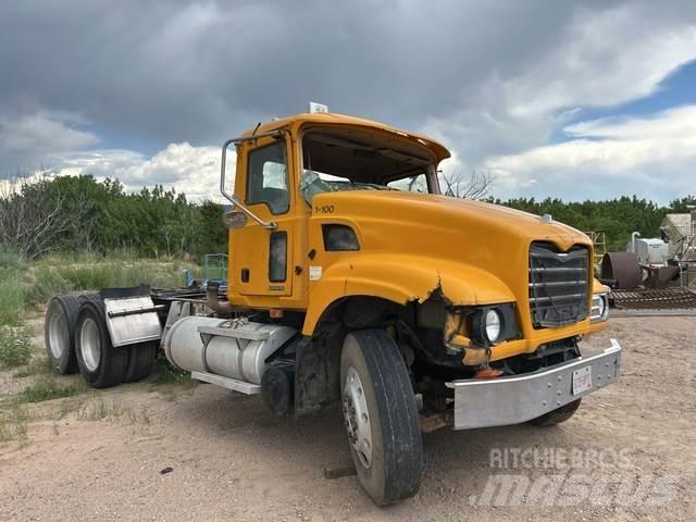 Mack CV713 Nyergesvontatók