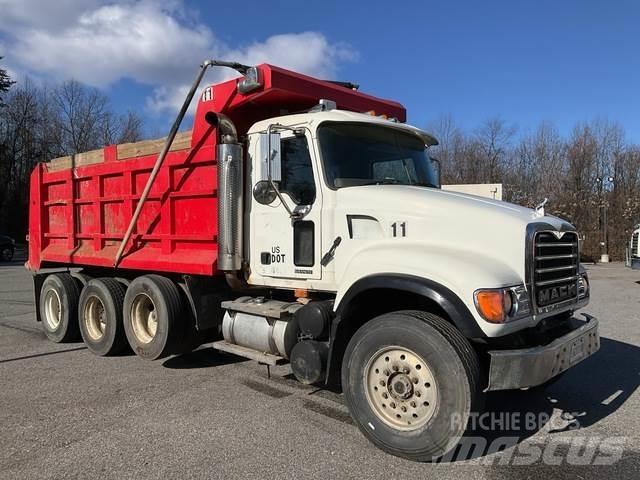 Mack CV713 Billenő teherautók