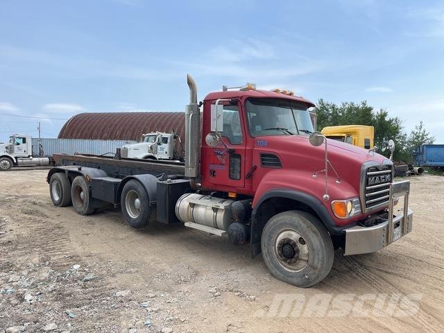 Mack CV713 Hidraulikus konténerszállító