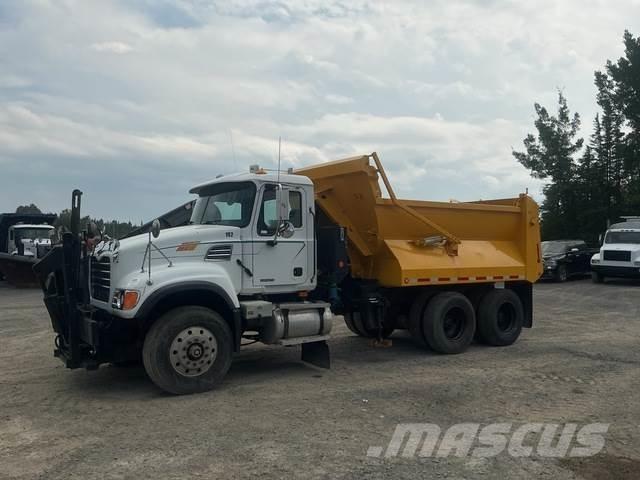 Mack CV713 Hóeltakarítók