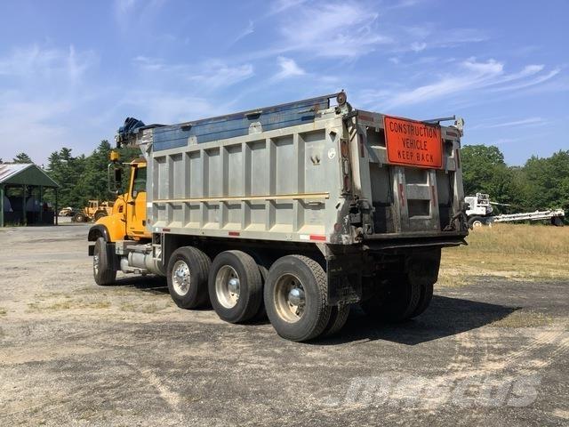 Mack CV713 Billenő teherautók