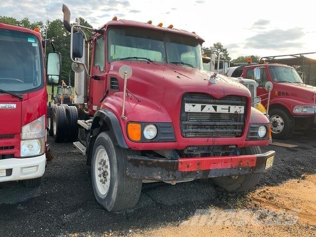 Mack CV713 Vezetőfülke és belső tartozékok