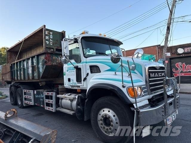 Mack CV713 Hidraulikus konténerszállító