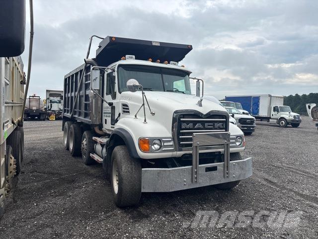 Mack CV713 Billenő teherautók