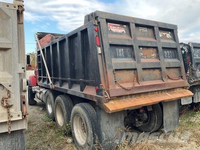 Mack CV713 Billenő teherautók