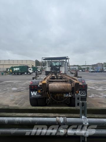 Mack CV713 Hidraulikus konténerszállító