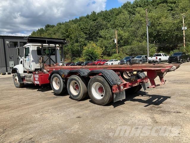 Mack CV713 Hidraulikus konténerszállító