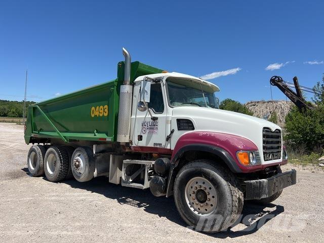 Mack CV713 Billenő teherautók