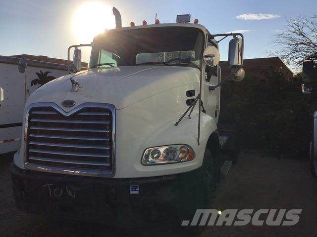 Mack CXN612 Nyergesvontatók