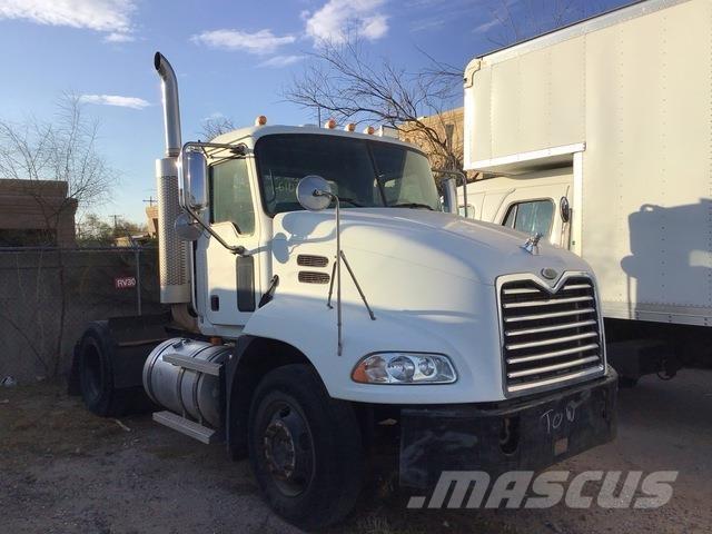 Mack CXN612 Nyergesvontatók