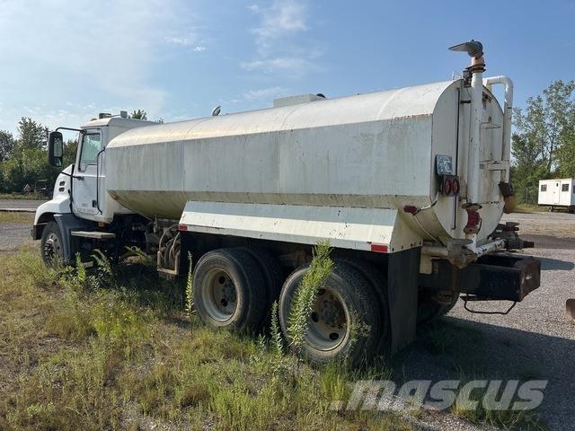 Mack CXN612 Vízszállító teherautók