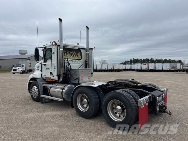 Mack CXN613 Nyergesvontatók