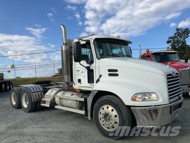 Mack CXN613 Nyergesvontatók