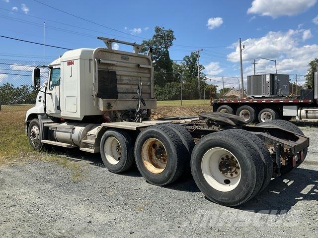 Mack CXN613 Nyergesvontatók
