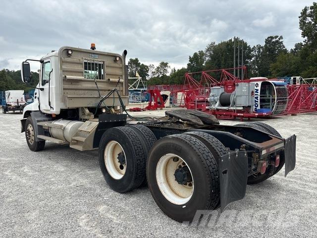 Mack CXN613 Nyergesvontatók