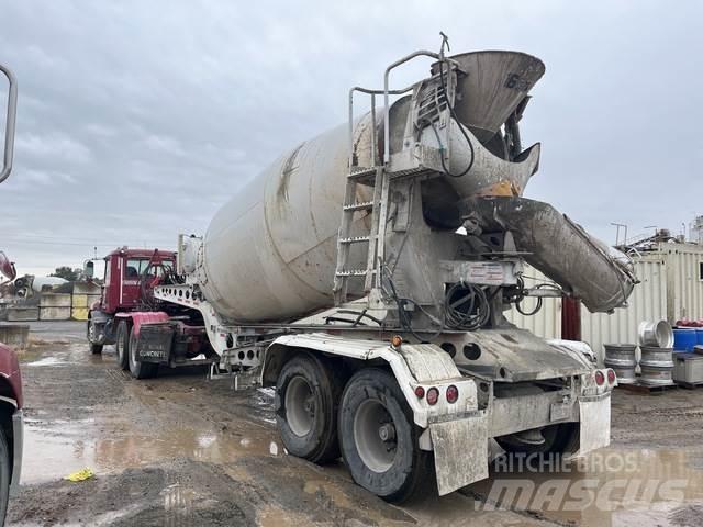 Mack CXU613 Nyergesvontatók