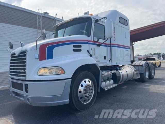 Mack CXU613 Nyergesvontatók