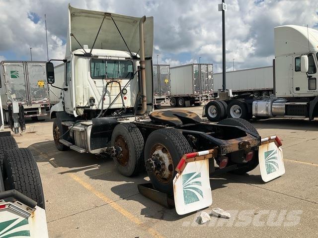Mack CXU613 Nyergesvontatók