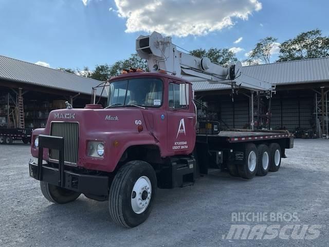 Mack DM686S Egyéb