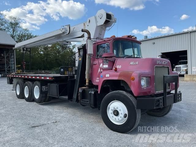 Mack DM686S Egyéb