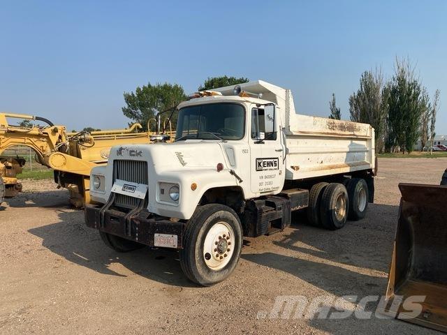 Mack DM686S Billenő teherautók