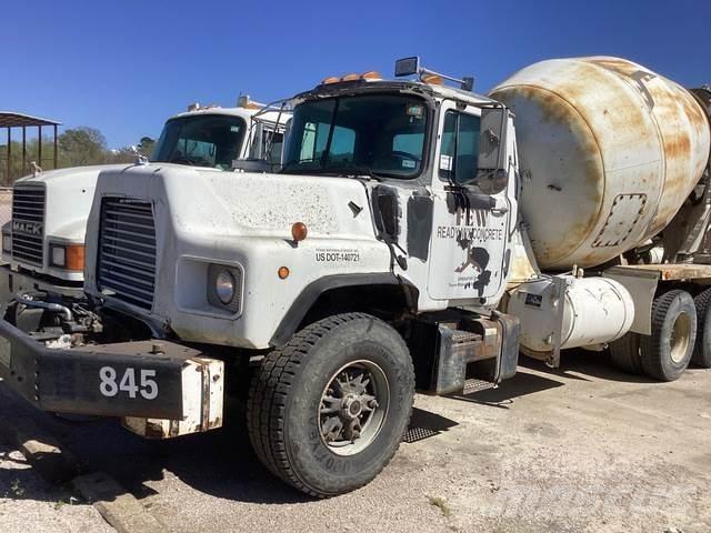 Mack DM690S Egyéb