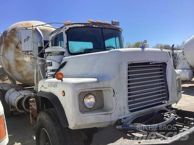 Mack DM690S Egyéb