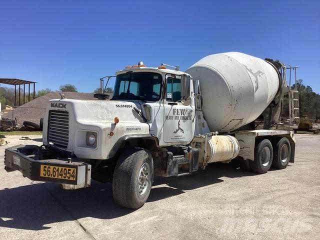 Mack DM690S Egyéb