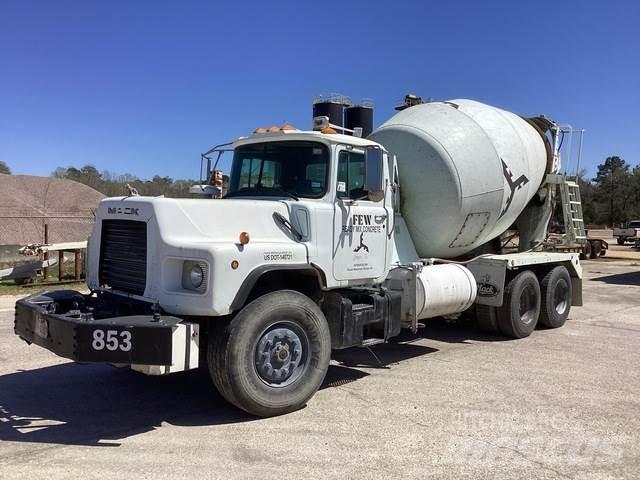 Mack DM690S Egyéb