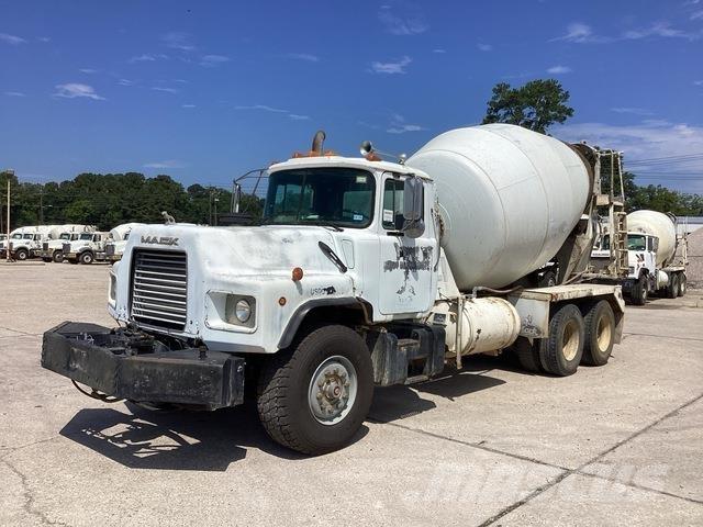 Mack DM690S Egyéb