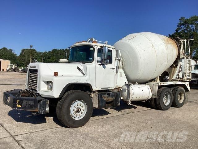 Mack DM690S Egyéb