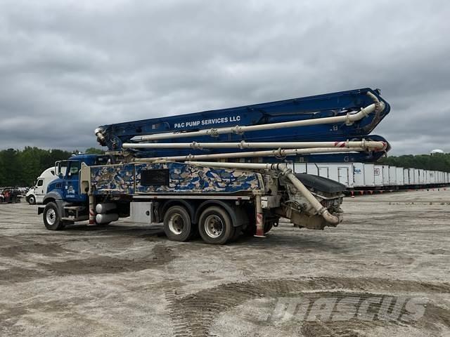 Mack GR64B Betonpumpák