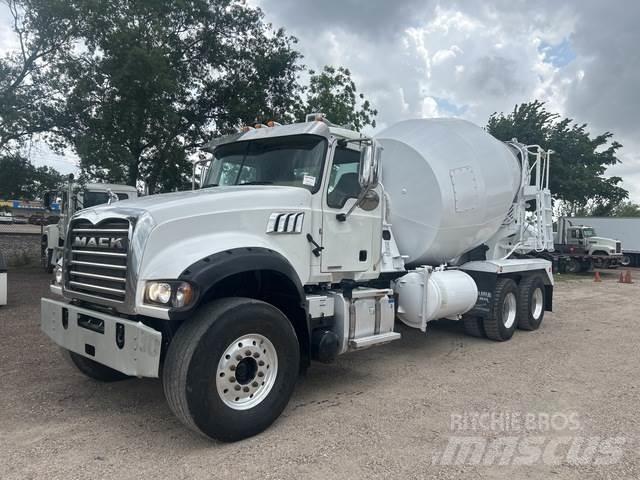 Mack GR64F Egyéb