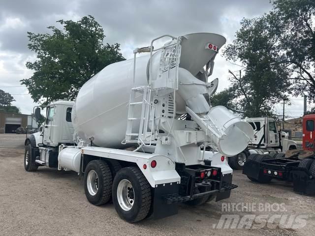 Mack GR64F Egyéb