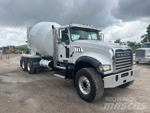 Mack GR64F Egyéb