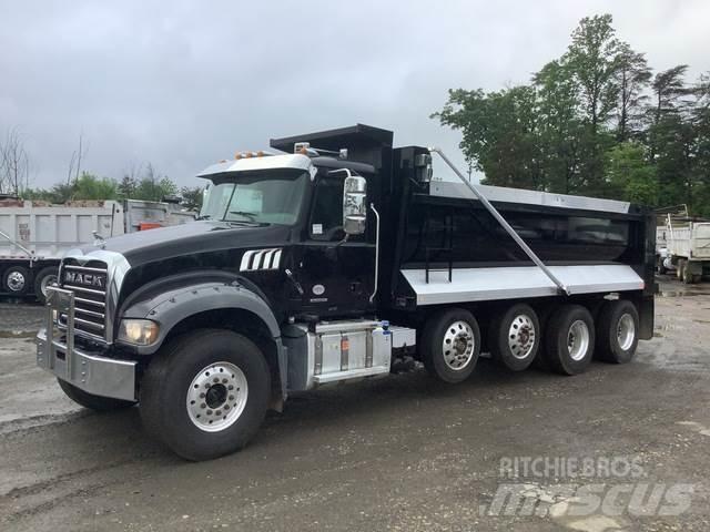 Mack GR64F Billenő teherautók