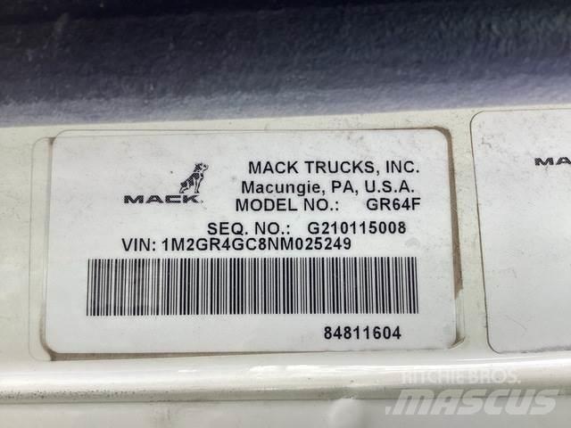 Mack GR64F Billenő teherautók