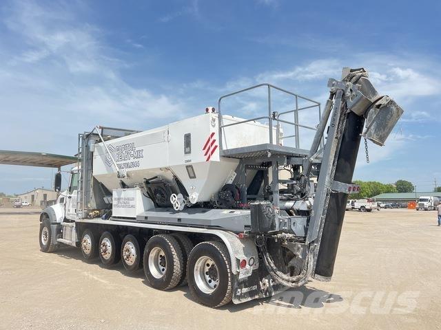 Mack GR64F Betonkeverők/Betonpumpák