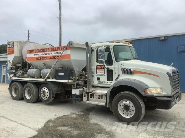 Mack Granite Betonkeverők/Betonpumpák