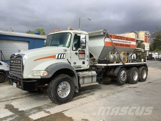 Mack Granite Betonkeverők/Betonpumpák