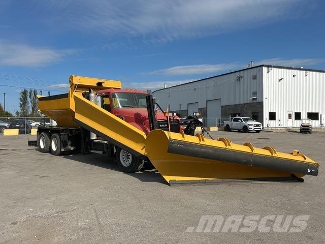 Mack GU433 Hóeltakarítók