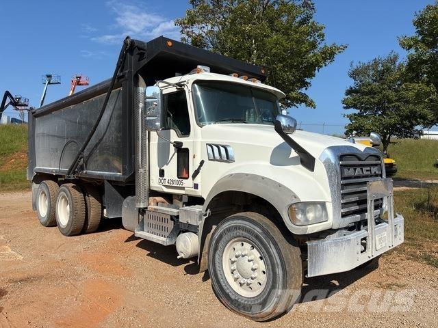 Mack GU713 Billenő teherautók