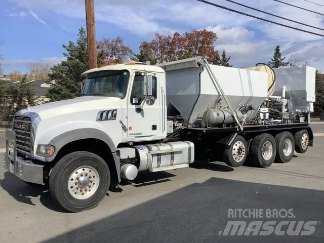 Mack GU713 Betonkeverők/Betonpumpák