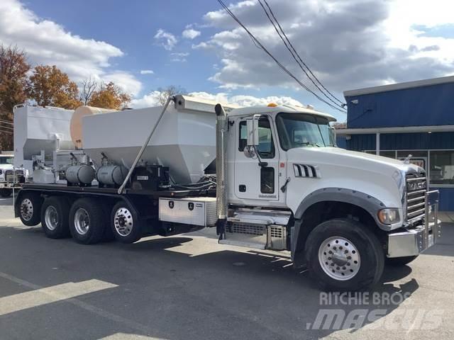 Mack GU713 Betonkeverők/Betonpumpák