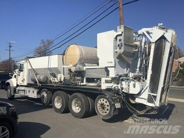 Mack GU713 Betonkeverők/Betonpumpák