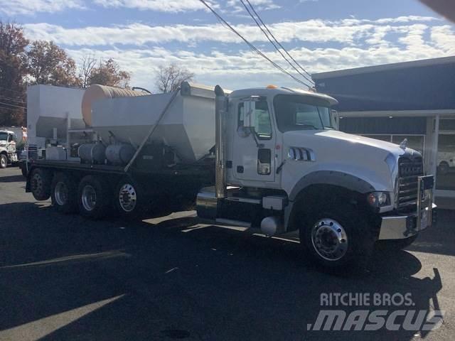 Mack GU713 Betonkeverők/Betonpumpák